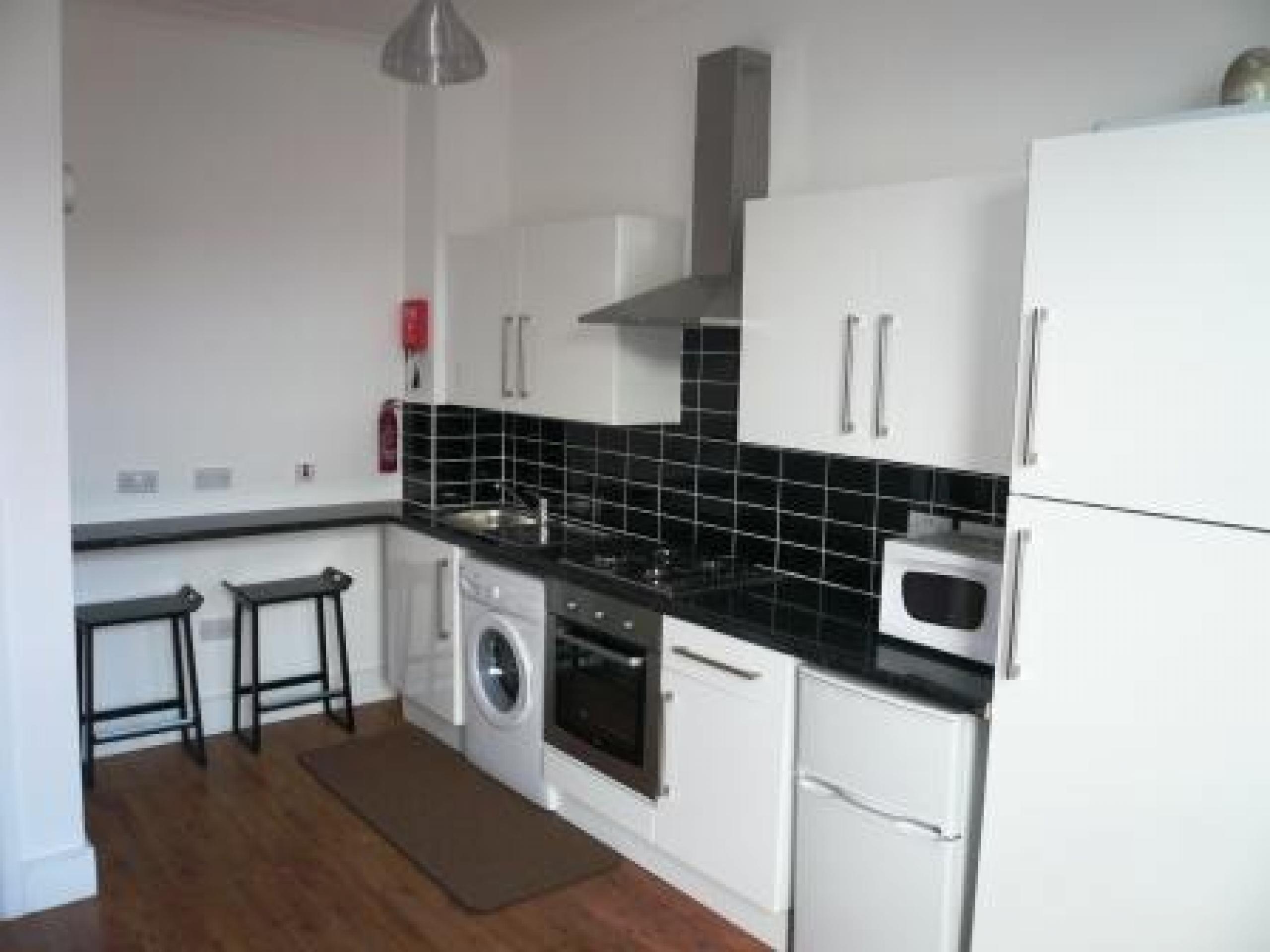 			2 Bedroom, 1 bath, 1 reception Flat			 Kilburn High Road, KILBURN NW6