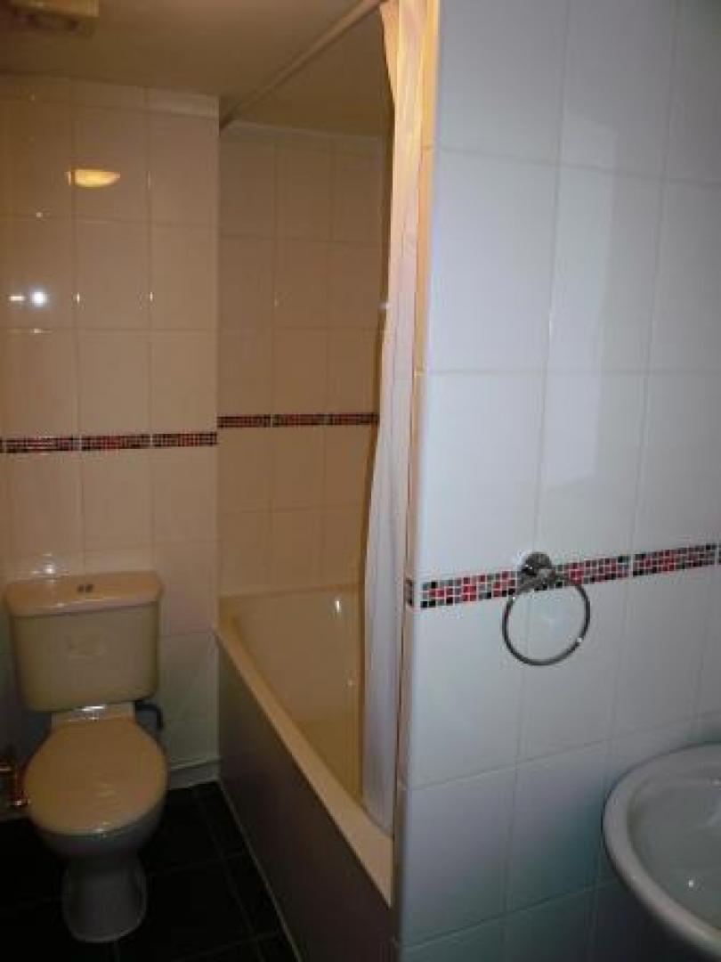 			2 Bedroom, 1 bath, 1 reception Flat			 Kilburn High Road, KILBURN