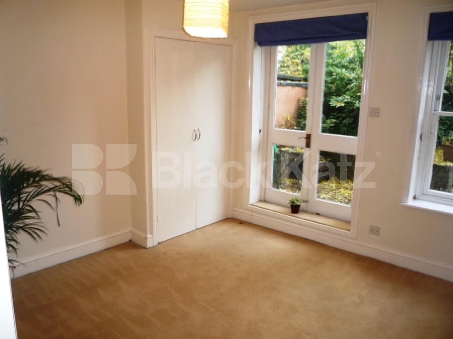 			2 Bedroom, 1 bath, 1 reception Flat			 Crouch Hill, CROUCH END