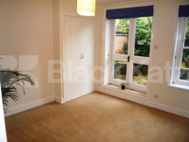 			2 Bedroom, 1 bath, 1 reception Flat			 Crouch Hill, CROUCH END