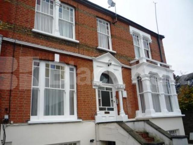 			NEW INSTRUCTION!, 3 Bedroom, 1 bath, 1 reception Flat			 Fairfield Road, CROUCH END