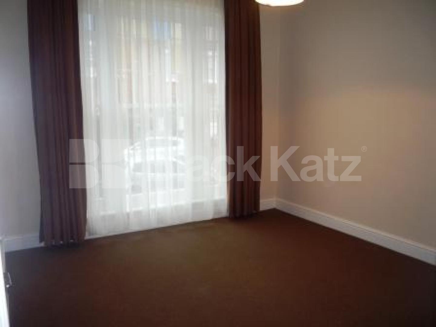 			NEW INSTRUCTION!, 3 Bedroom, 1 bath, 1 reception Flat			 Fairfield Road, CROUCH END