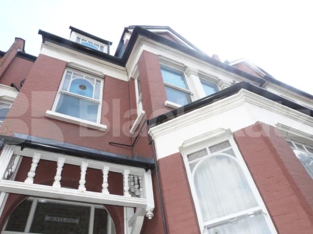			PRICE INCLUDES ALL BILLS, Studio Apartment, 1 bath, 1 reception Studio			 Alexandra Park Road, Muswell Hill