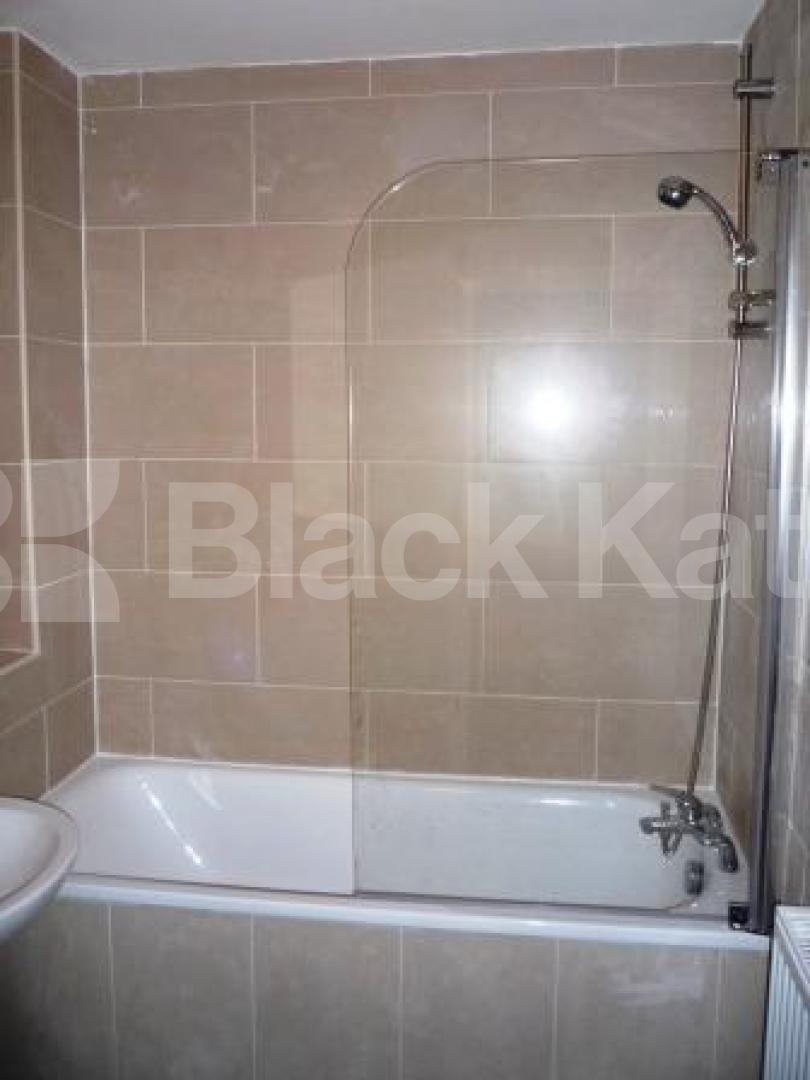 			NEW INSTRUCTION!, 3 Bedroom, 1 bath, 1 reception Flat			 Fairfield Road, CROUCH END