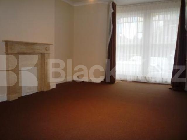 			NEW INSTRUCTION!, 3 Bedroom, 1 bath, 1 reception Flat			 Fairfield Road, CROUCH END