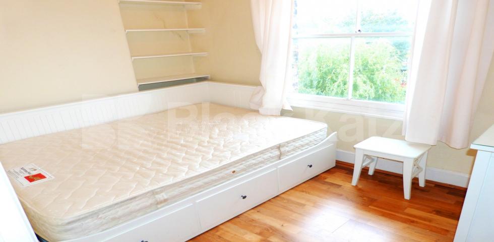 			2 Bedroom, 1 bath, 1 reception Flat			 Shepherds Bush Road, Shepherds Bush