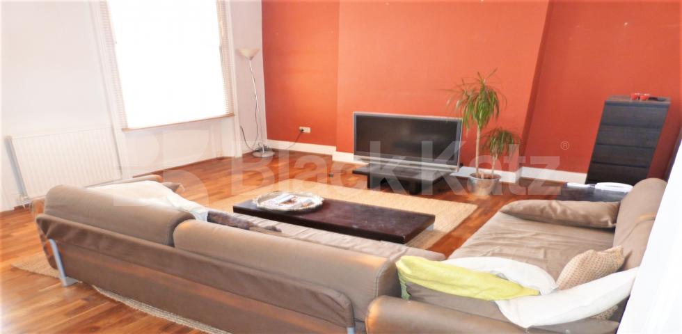 			2 Bedroom, 1 bath, 1 reception Flat			 Shepherds Bush Road, Shepherds Bush