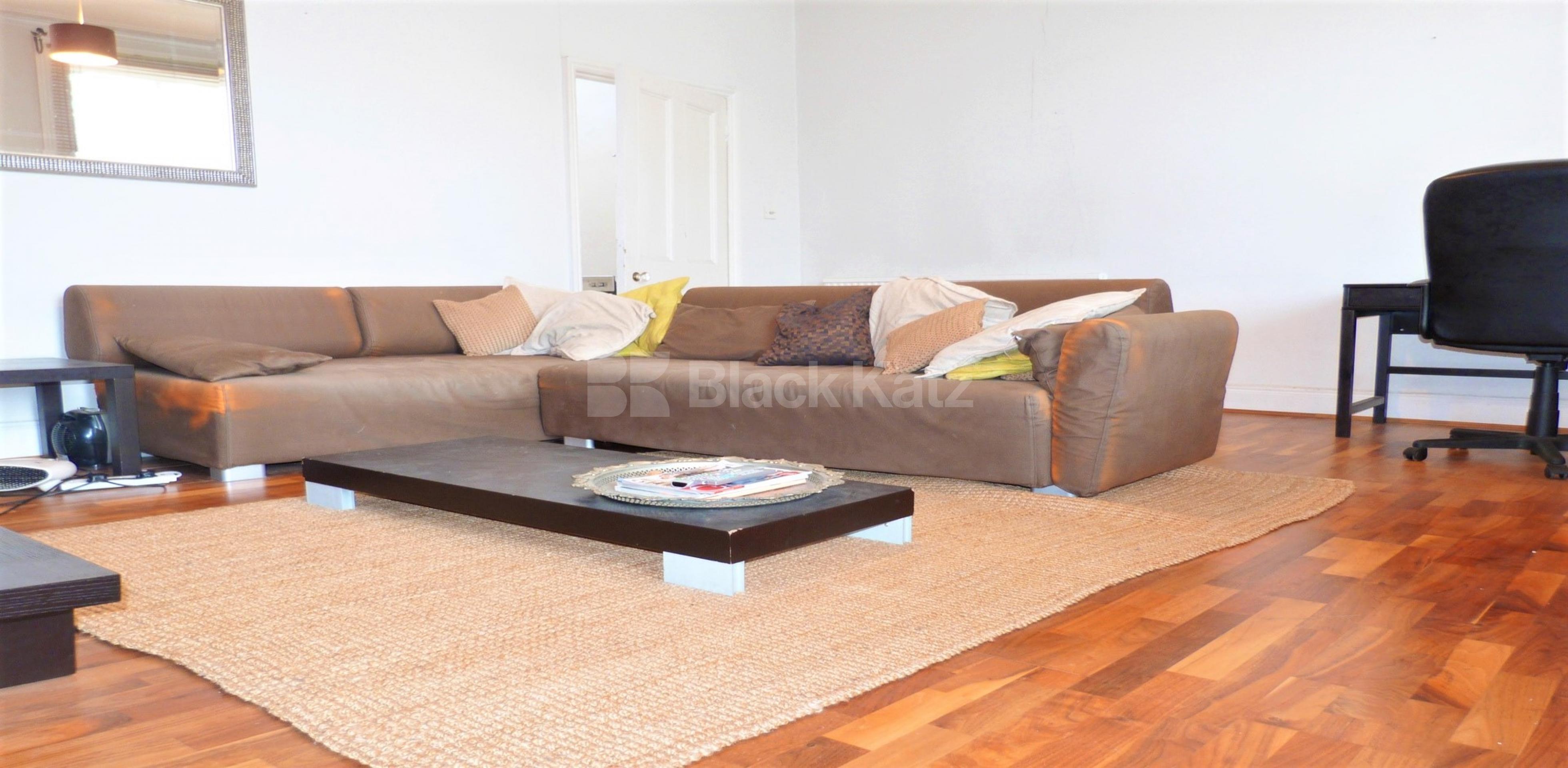 			2 Bedroom, 1 bath, 1 reception Flat			 Shepherds Bush Road, Shepherds Bush W6