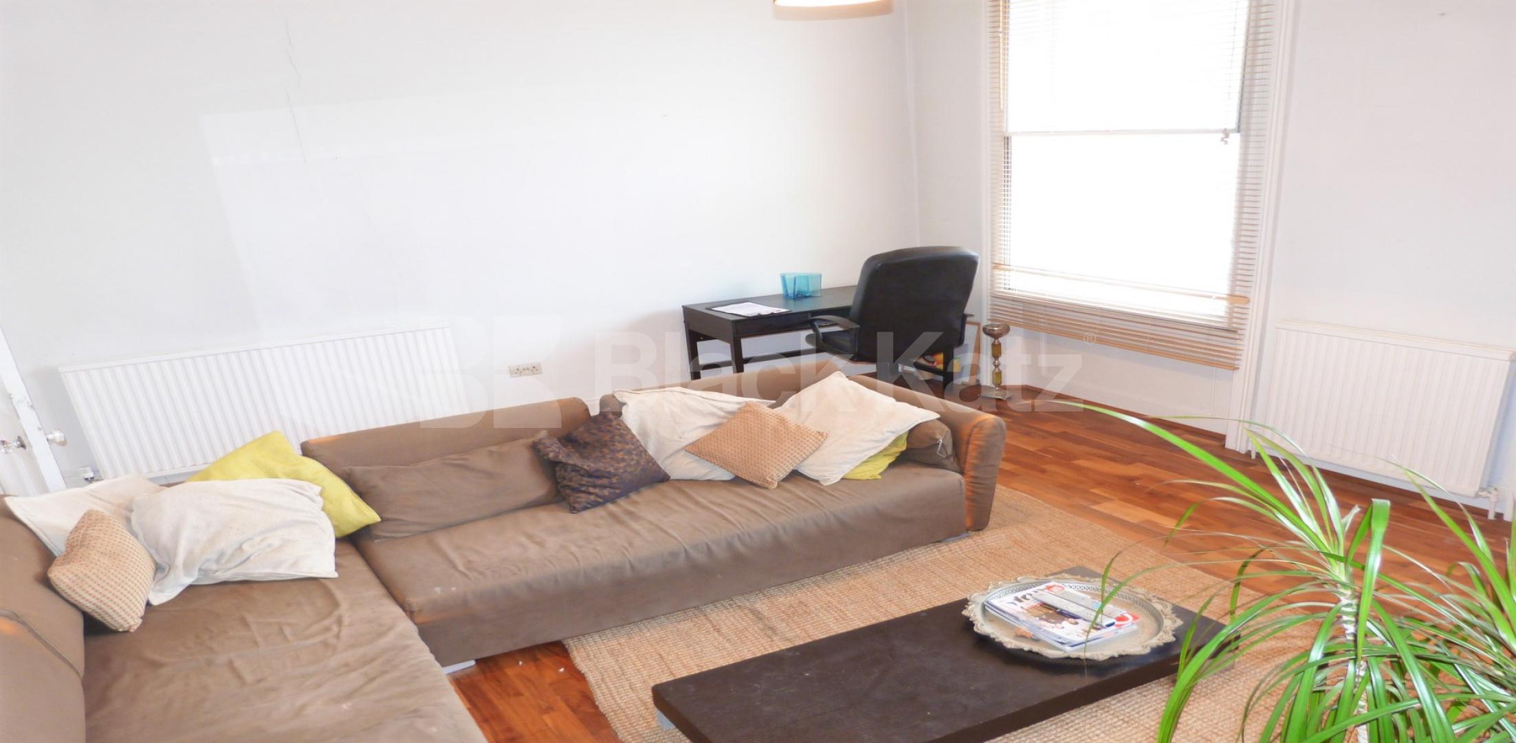 			2 Bedroom, 1 bath, 1 reception Flat			 Shepherds Bush Road, Shepherds Bush