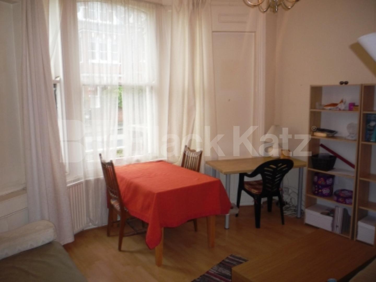 			HOLD!, 1 Bedroom, 1 bath, 1 reception Flat			 Muswell Avenue, MUSWELL HILL