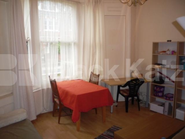 			HOLD!, 1 Bedroom, 1 bath, 1 reception Flat			 Muswell Avenue, MUSWELL HILL