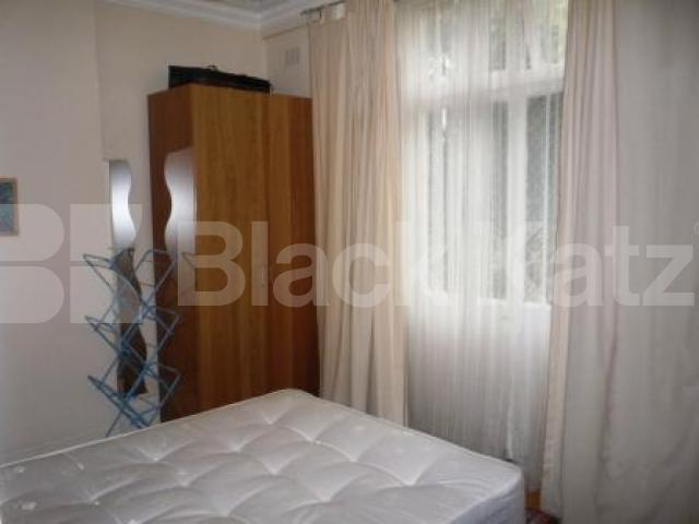 			HOLD!, 1 Bedroom, 1 bath, 1 reception Flat			 Muswell Avenue, MUSWELL HILL