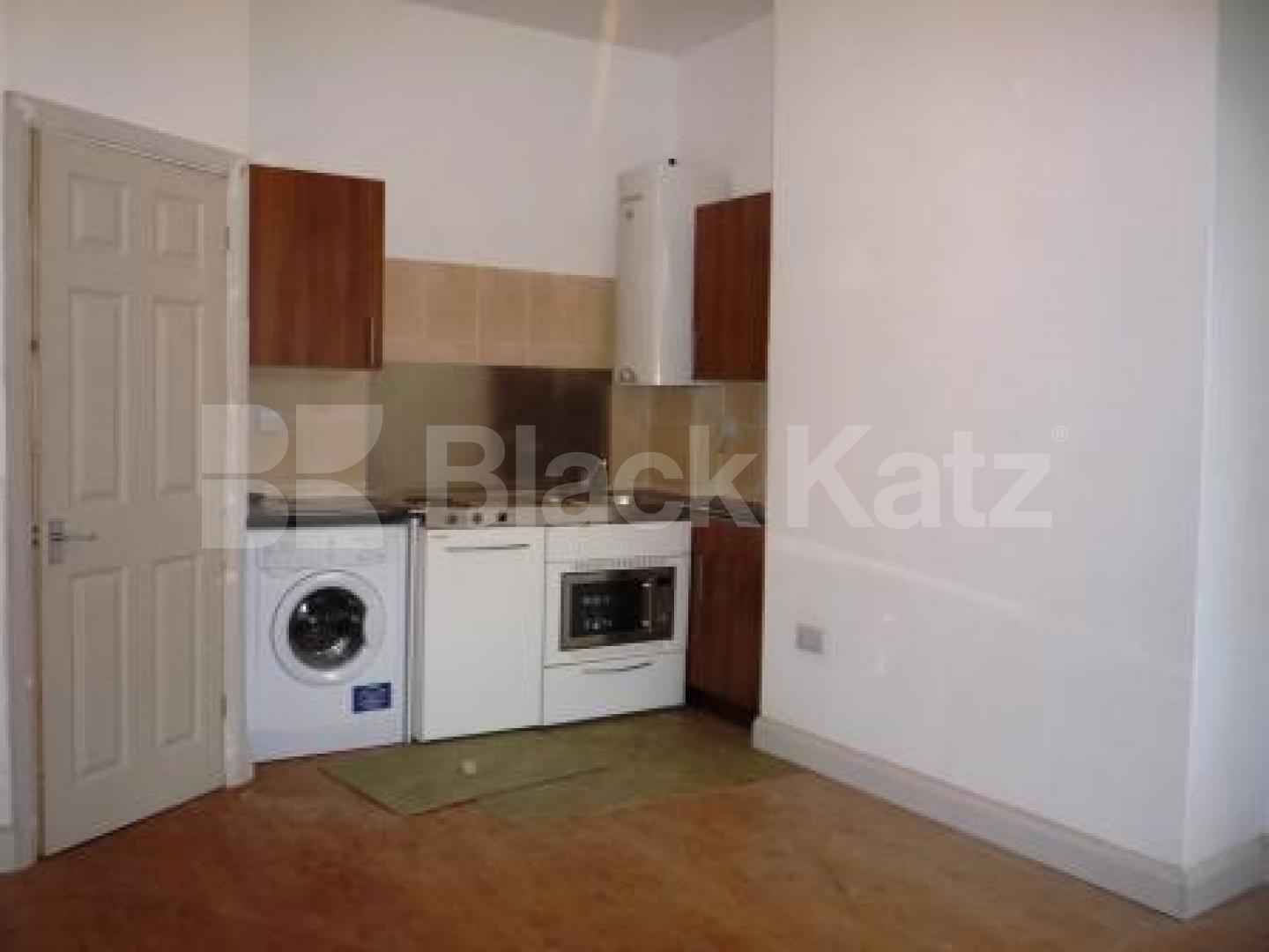 			£180p/w including council tax., Studio Apartment, 1 bath, 1 reception Studio			 Hornsey High Street, HORNSEY