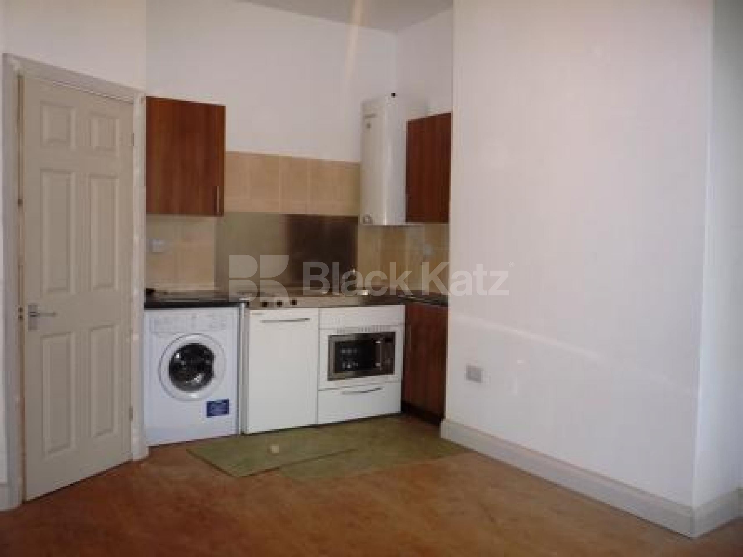 			£180p/w including council tax., Studio Apartment, 1 bath, 1 reception Studio			 Hornsey High Street, HORNSEY N8