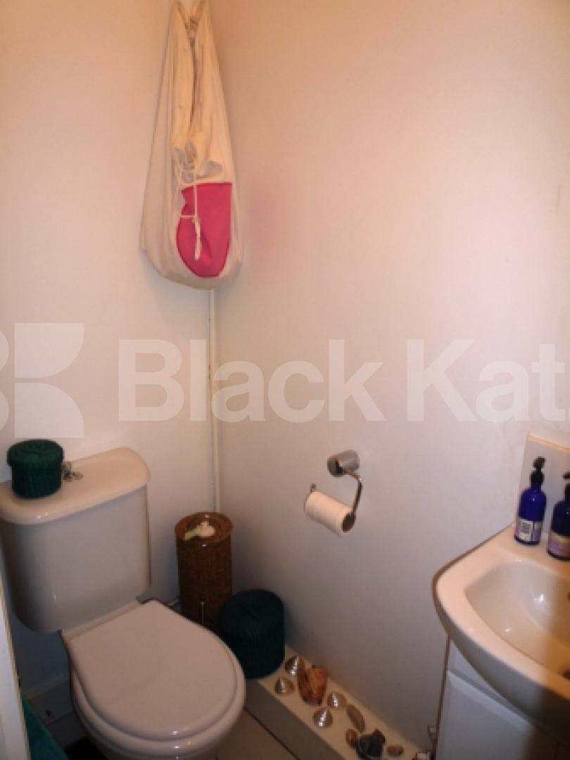 			1 Bedroom, 1 bath, 1 reception Flat			 Temple Road, CROUCH END