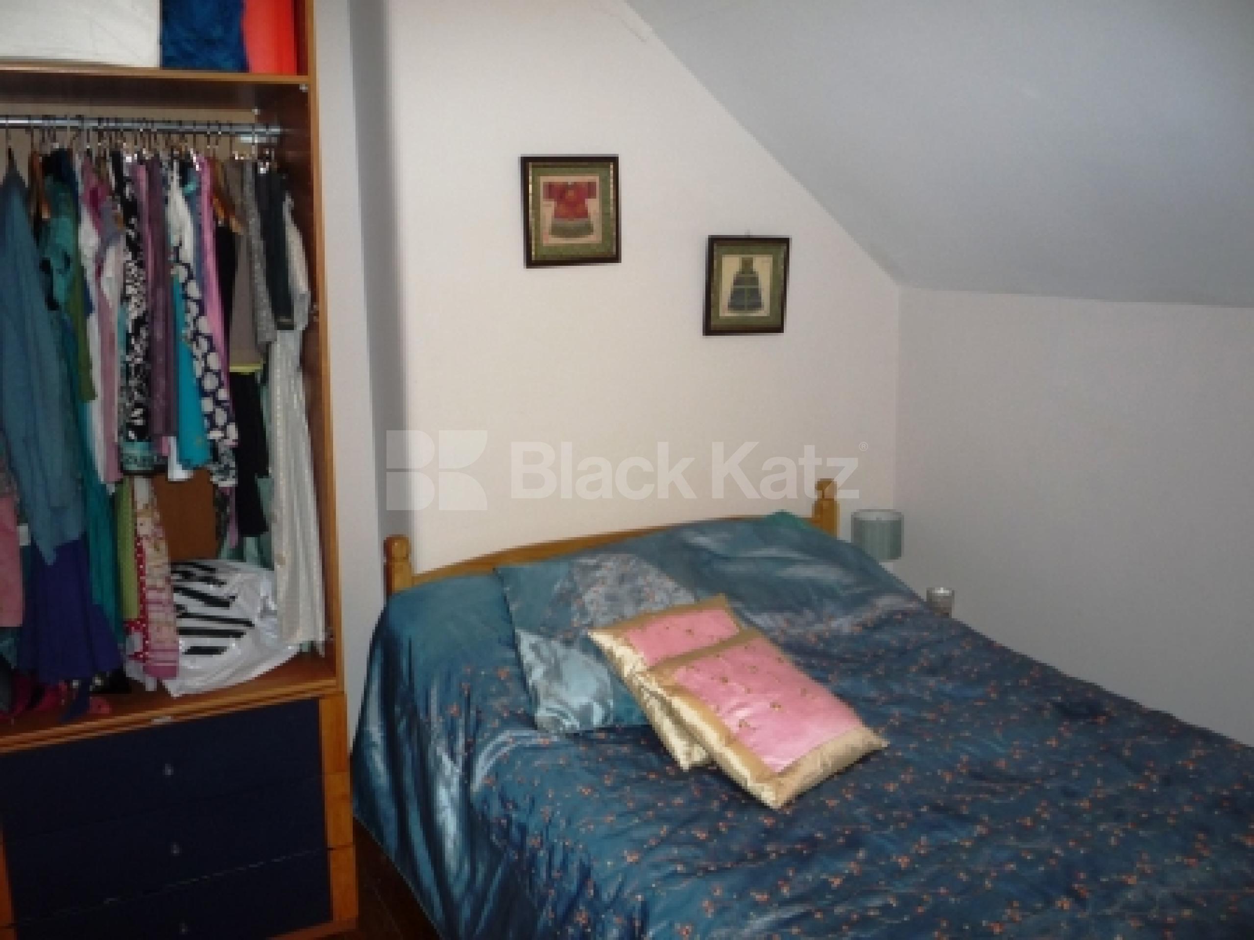 			1 Bedroom, 1 bath, 1 reception Flat			 Temple Road, CROUCH END N8