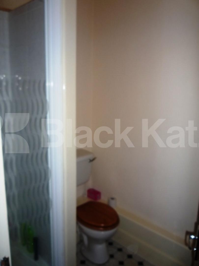 			INCLUDING ALL BILLS EXCEPT ELECTRICITY!, 1 Bedroom, 1 bath, 1 reception Flat			 Broadway Parade, CROUCH END