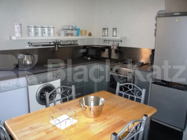 			SUPERB FLAT!, 2 Bedroom, 1 bath, 1 reception Flat			 Wilton Road, MUSWELL HILL