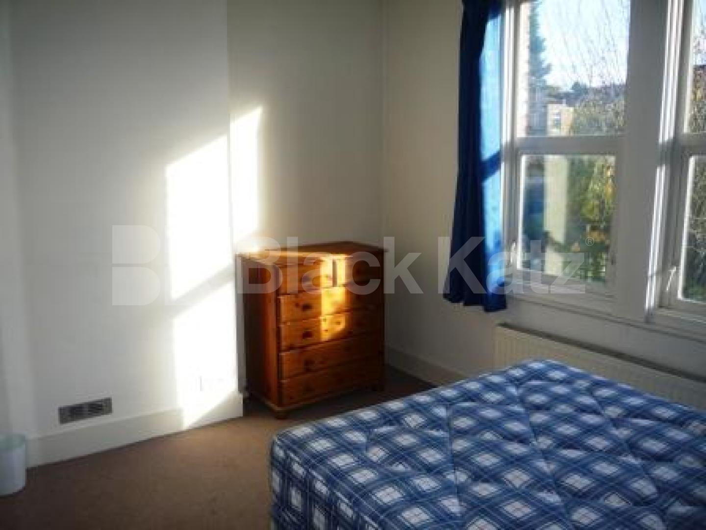 			SUPERB FLAT!, 2 Bedroom, 1 bath, 1 reception Flat			 Wilton Road, MUSWELL HILL