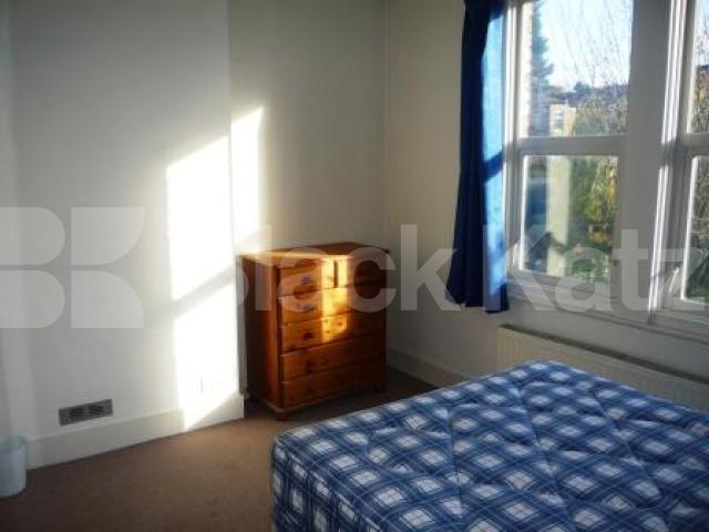 			SUPERB FLAT!, 2 Bedroom, 1 bath, 1 reception Flat			 Wilton Road, MUSWELL HILL