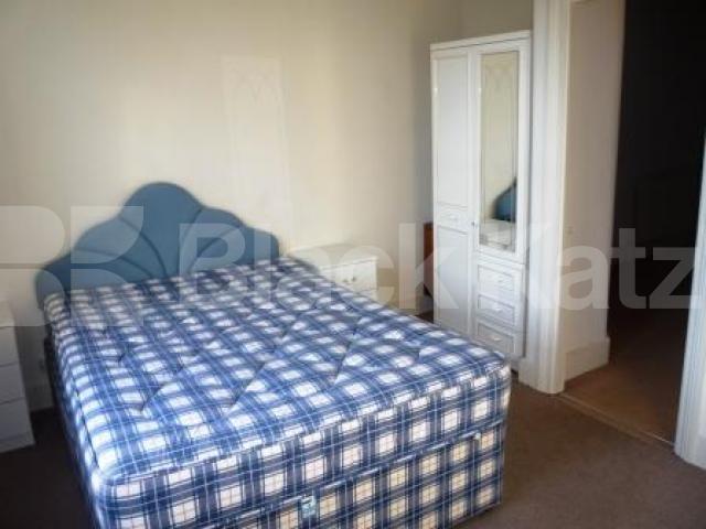 			SUPERB FLAT!, 2 Bedroom, 1 bath, 1 reception Flat			 Wilton Road, MUSWELL HILL