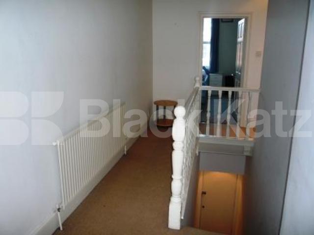 			SUPERB FLAT!, 2 Bedroom, 1 bath, 1 reception Flat			 Wilton Road, MUSWELL HILL