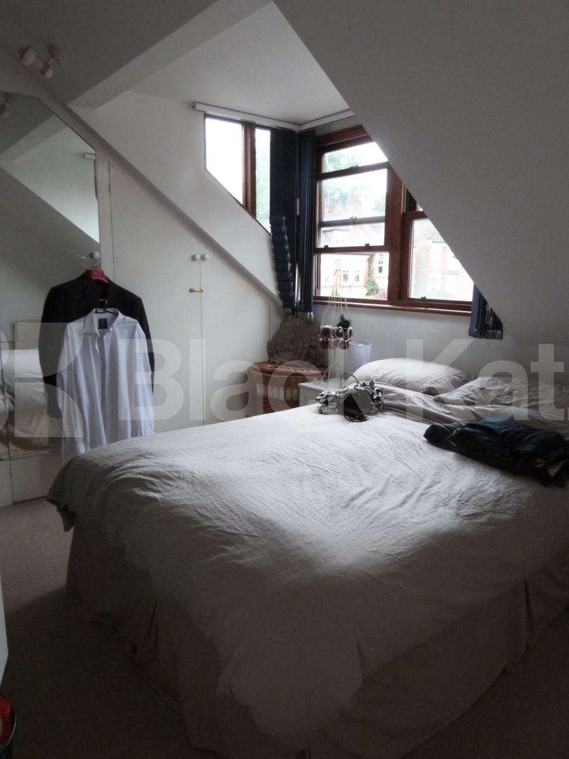 			1 Bedroom, 1 bath, 1 reception Flat			 Archway Road, Highgate 