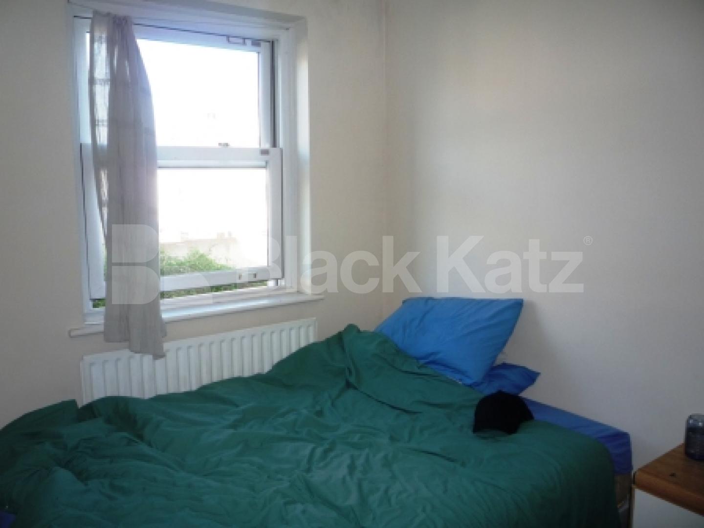 			4 Bedroom, 1 bath, 1 reception House			 Tivoli Road, CROUCH END