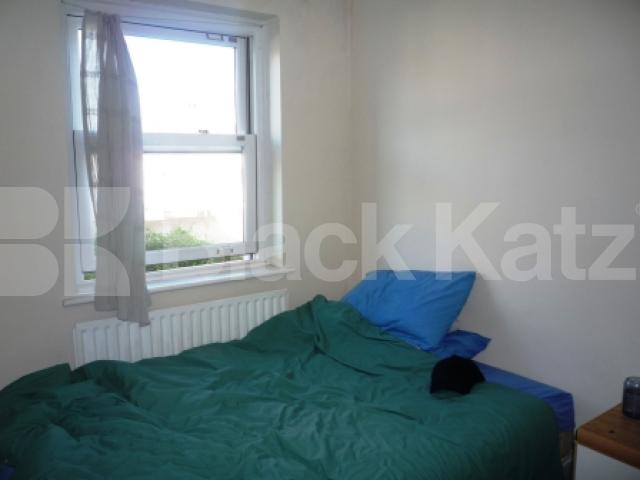 			4 Bedroom, 1 bath, 1 reception House			 Tivoli Road, CROUCH END