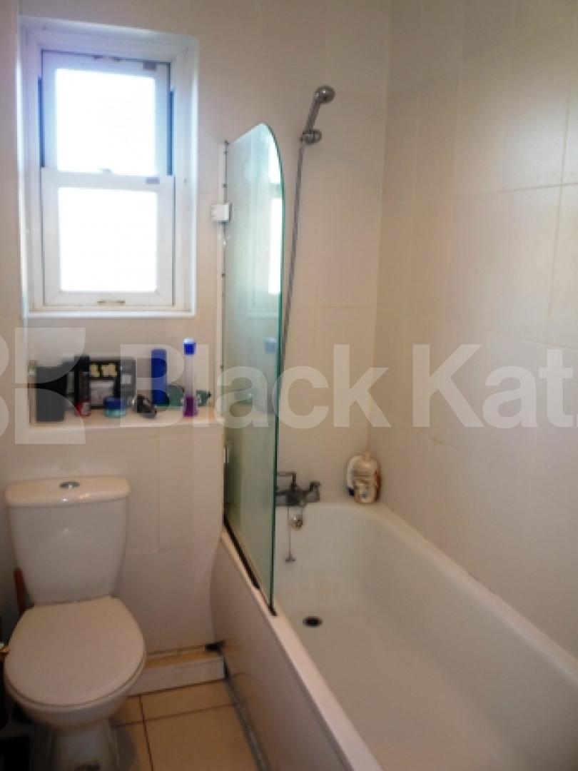 			4 Bedroom, 1 bath, 1 reception House			 Tivoli Road, CROUCH END