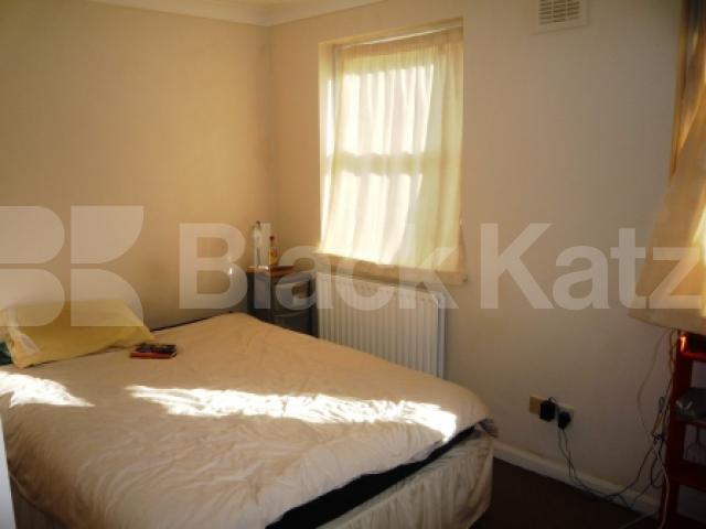 			4 Bedroom, 1 bath, 1 reception House			 Tivoli Road, CROUCH END