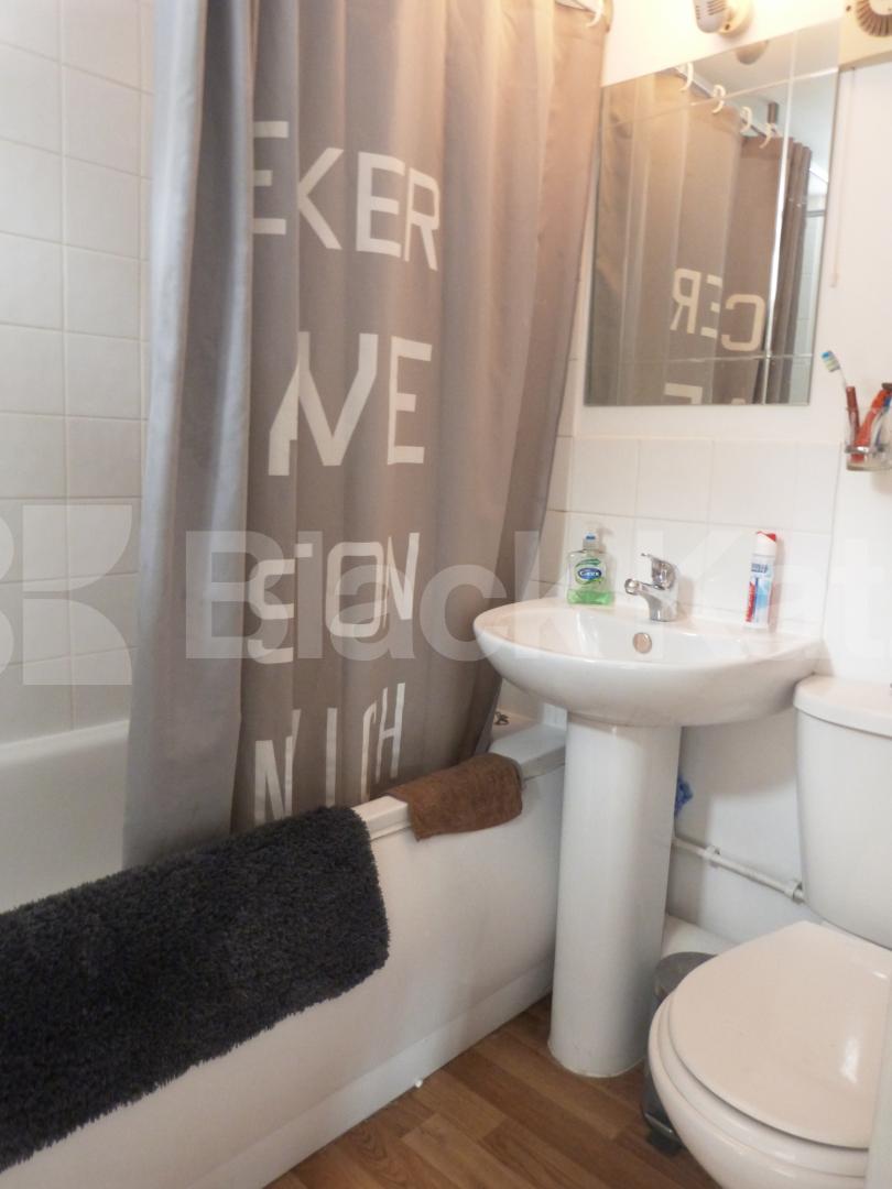 			1 Bedroom, 1 bath, 1 reception Flat			 Archway Road, Highgate 