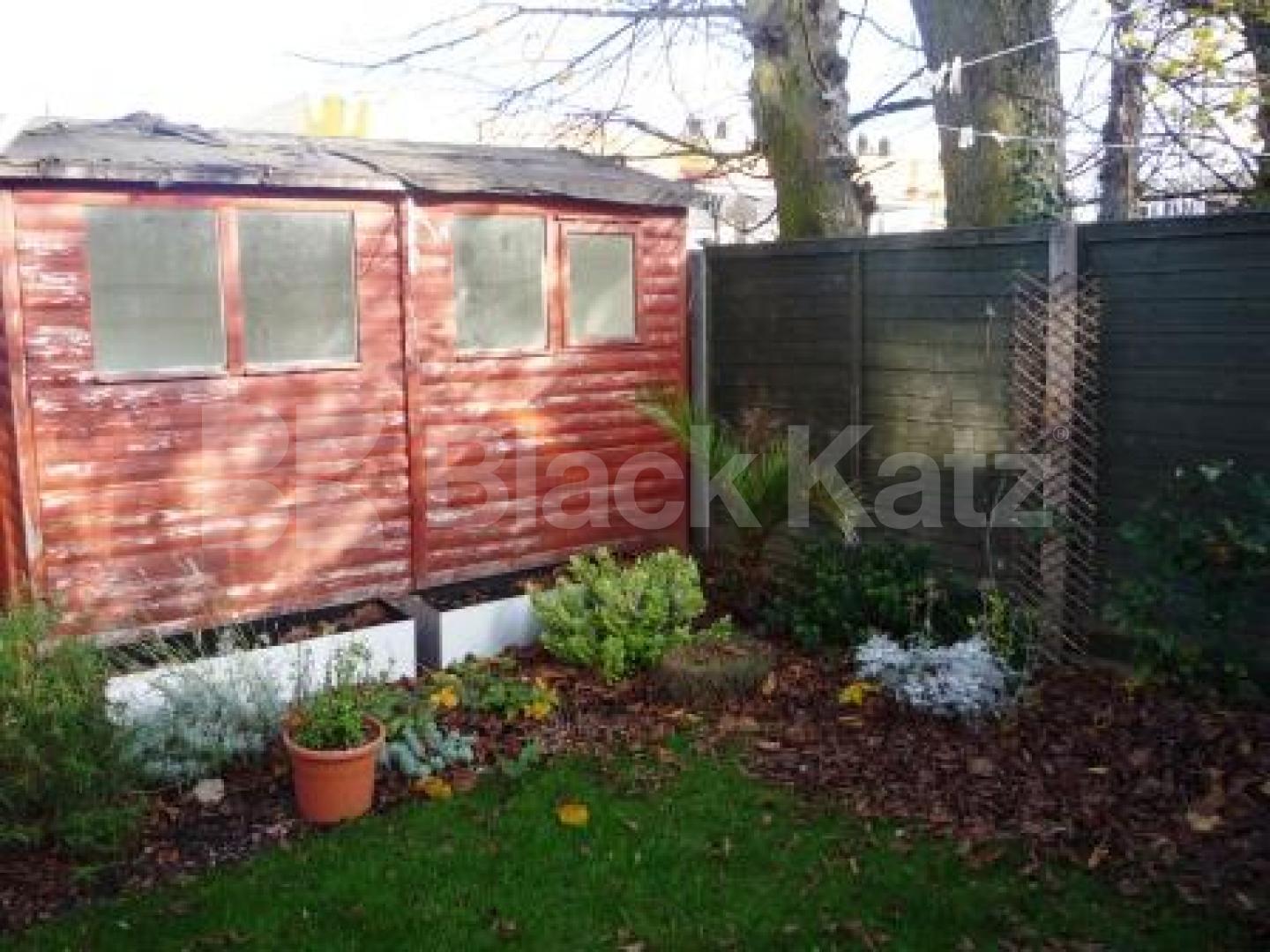 			4 Bedroom, 1 bath, 1 reception House			 Tivoli Road, CROUCH END