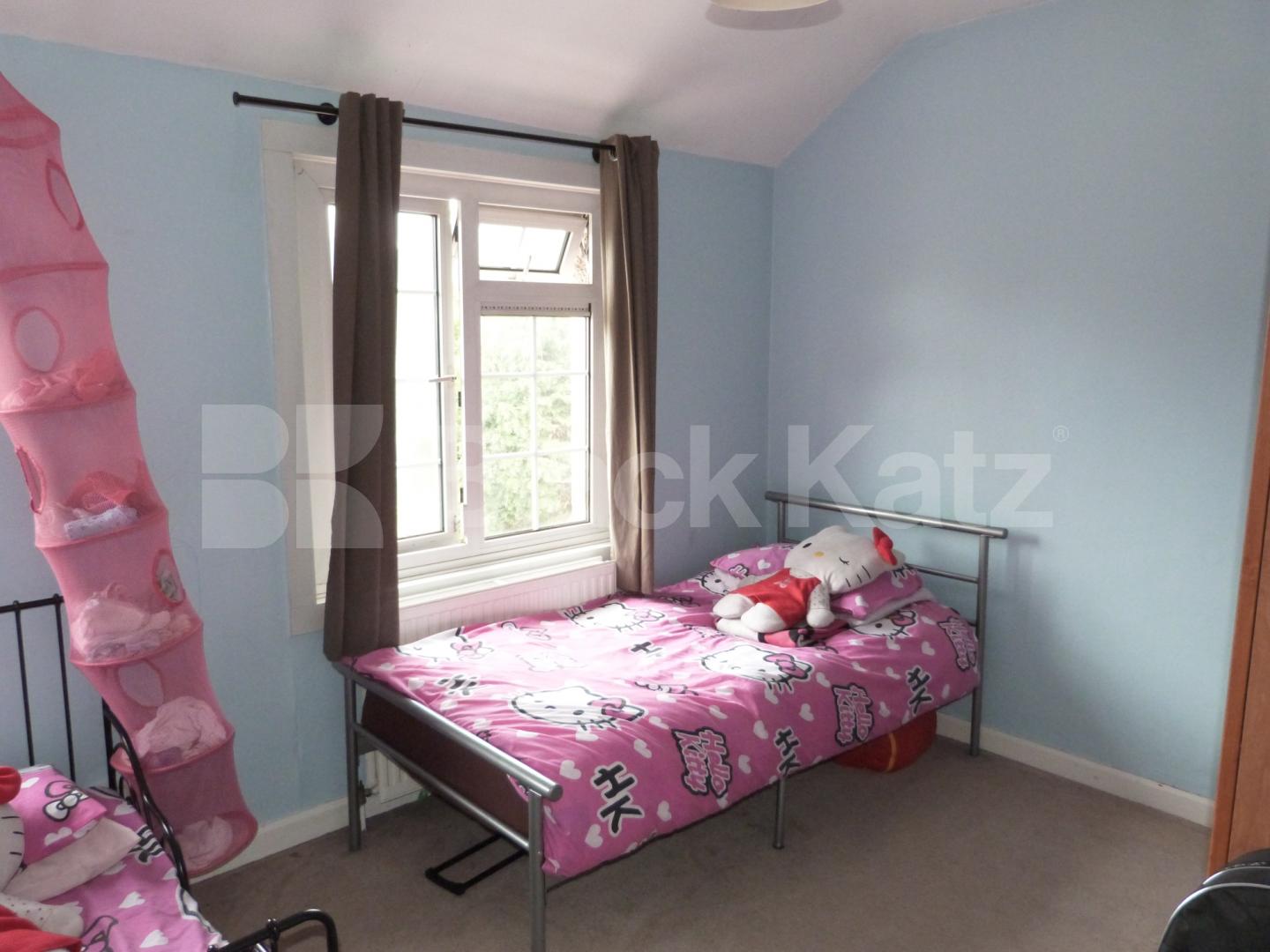 			3 Bedroom, 1 bath, 1 reception Terraced House			 Hill Road, CROUCH END