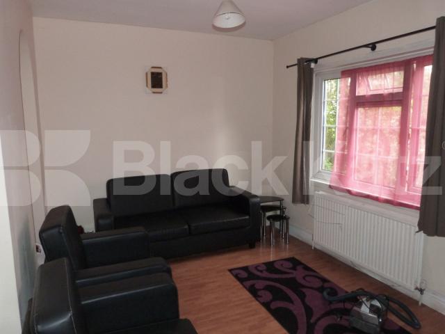 			3 Bedroom, 1 bath, 1 reception Terraced House			 Hill Road, CROUCH END