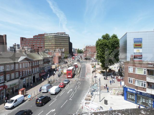 			2 Bedroom, 1 bath, 1 reception Penthouse			 High Road, WOOD GREEN N22