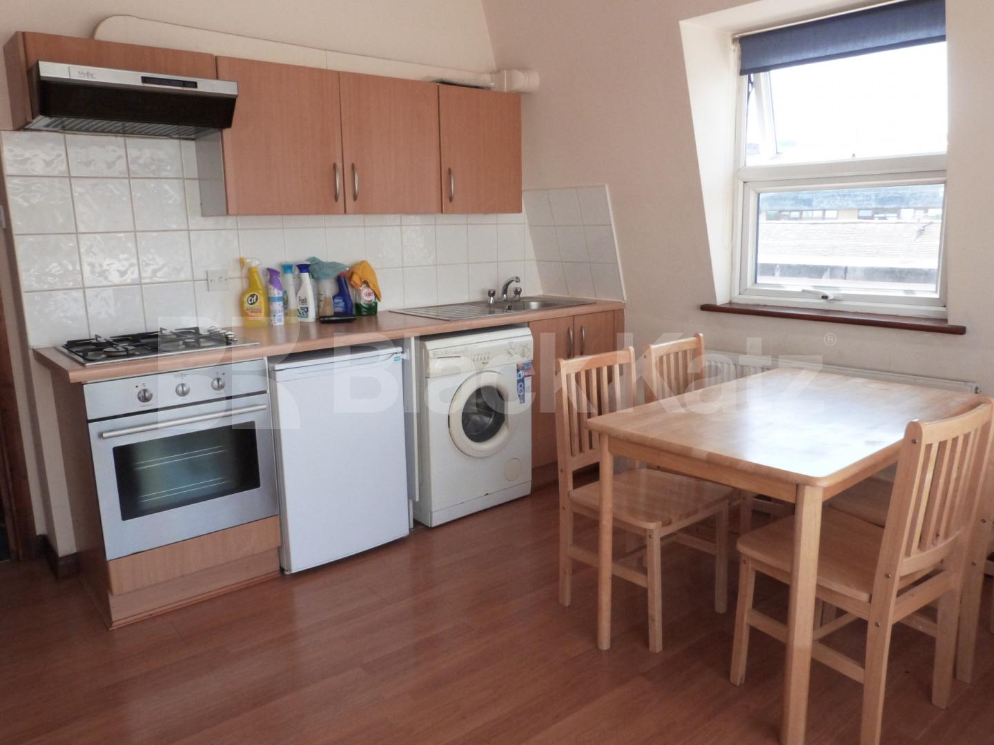 			2 Bedroom, 1 bath, 1 reception Penthouse			 High Road, WOOD GREEN N22