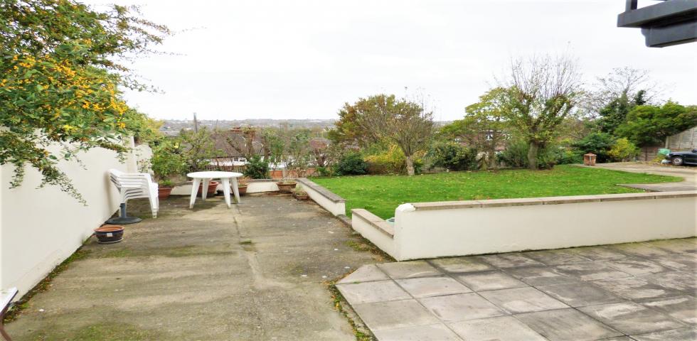 			3 Bedroom, 1 bath, 1 reception Flat			 Dollis Hill Lane, DOLLIS HILL