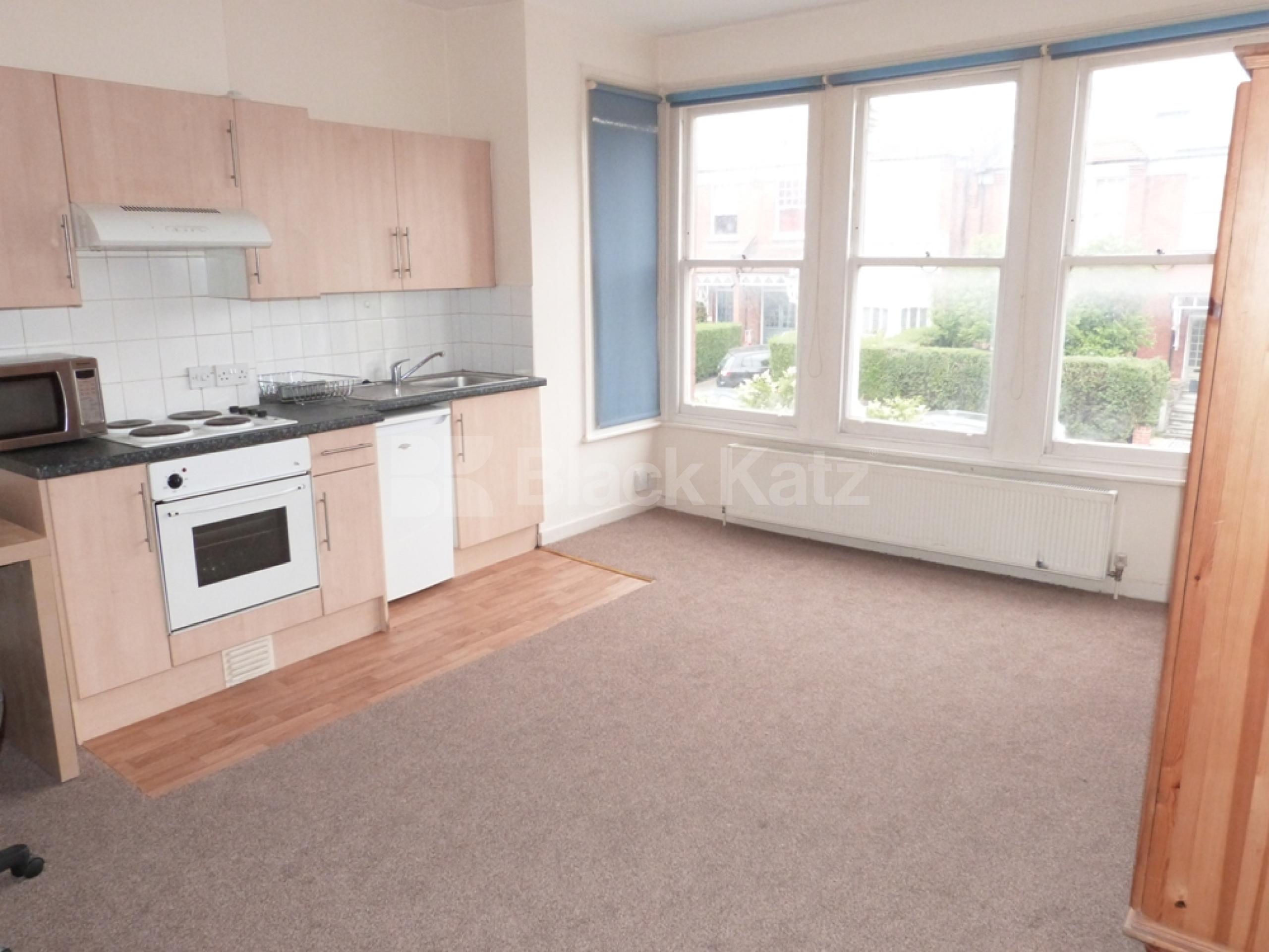 			PRICE INCLUDES ALL BILLS, Studio Apartment, 1 bath, 1 reception Studio			 Alexandra Park Road, Muswell Hill n10