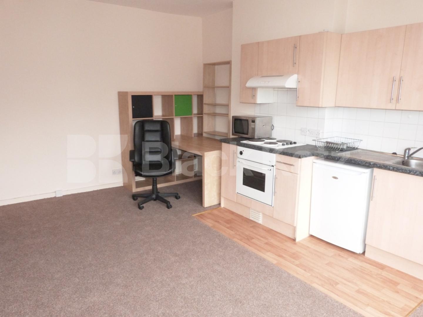 			PRICE INCLUDES ALL BILLS, Studio Apartment, 1 bath, 1 reception Studio			 Alexandra Park Road, Muswell Hill