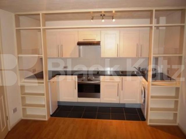 			INCLUSIVE OF COUNCIL TAX!, Studio Apartment, 1 bath, 1 reception Studio			 Greenway Close, FRIERN BARNET