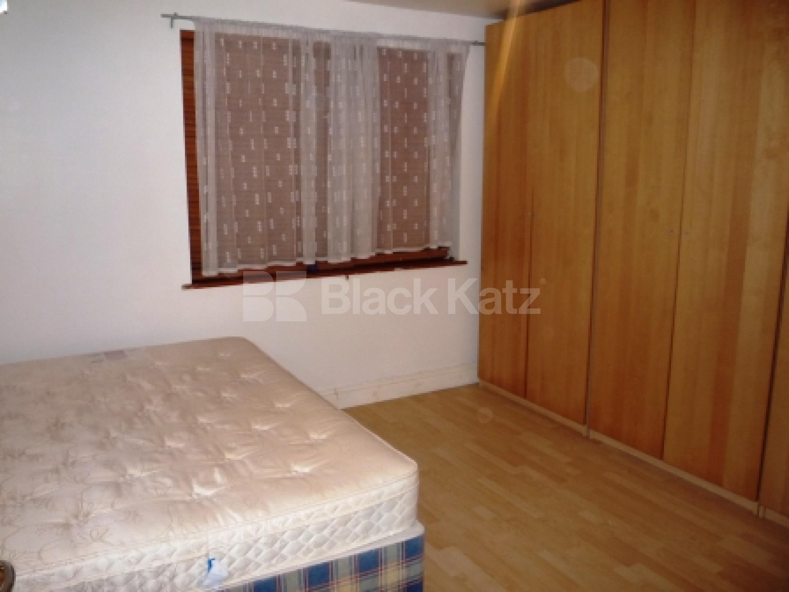 			1 Bedroom, 1 bath, 1 reception Flat			 Palmerston Road, BOWES PARK N22