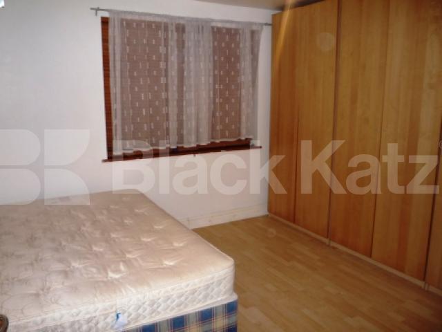 			1 Bedroom, 1 bath, 1 reception Flat			 Palmerston Road, BOWES PARK