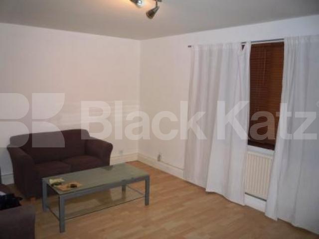 			1 Bedroom, 1 bath, 1 reception Flat			 Palmerston Road, BOWES PARK