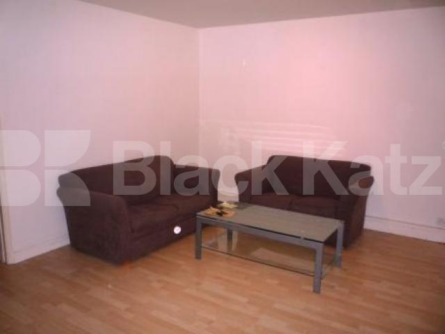 			1 Bedroom, 1 bath, 1 reception Flat			 Palmerston Road, BOWES PARK