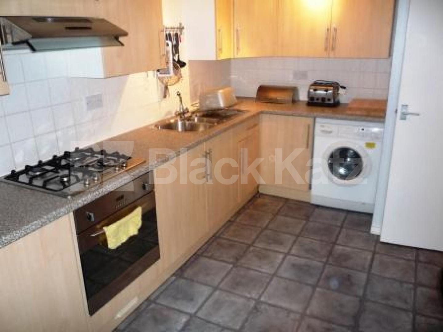 			2 Bedroom, 1 bath, 1 reception House			 Lightfoot Road, CROUCH END