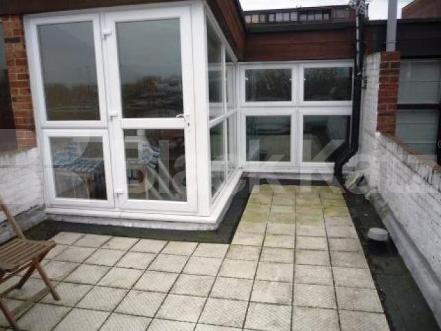 			2 Bedroom, 1 bath, 1 reception House			 Lightfoot Road, CROUCH END