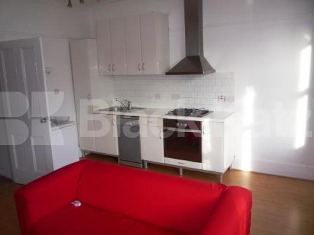 			2 Bedroom, 1 bath, 1 reception Flat			 Glebe Rd, Crouch End