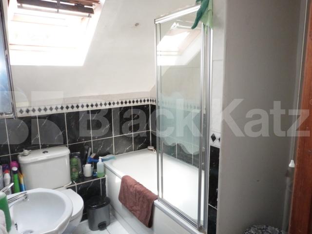 			Studio Apartment, 1 bath, 1 reception Flat			 Hornsey Park Road, HORNSEY