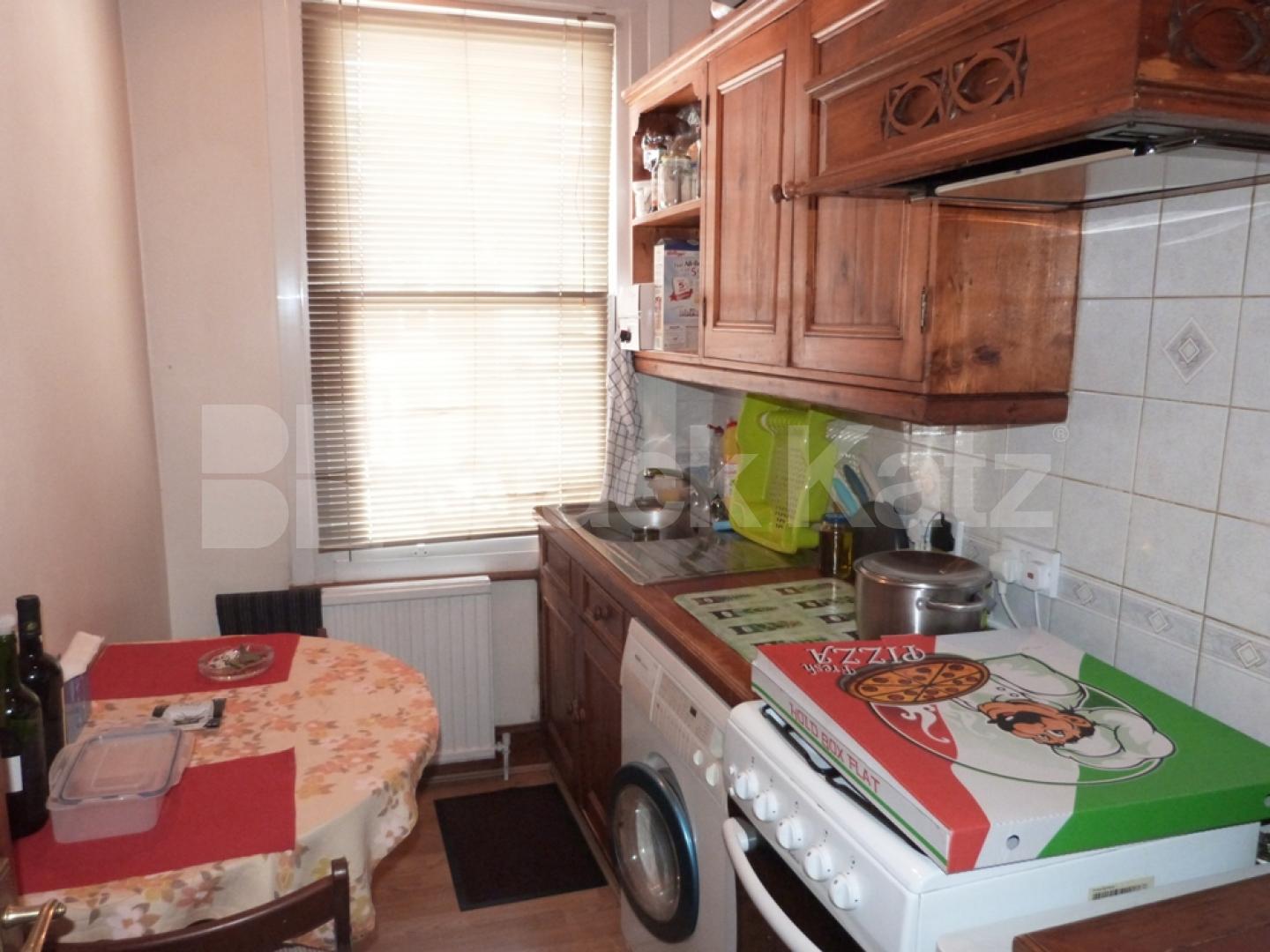 			Studio Apartment, 1 bath, 1 reception Flat			 Hornsey Park Road, HORNSEY